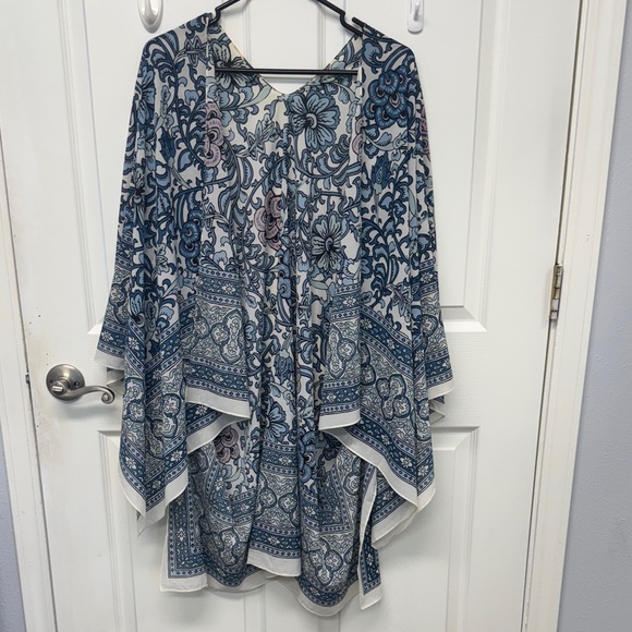 Other - Floral Patterned kimono